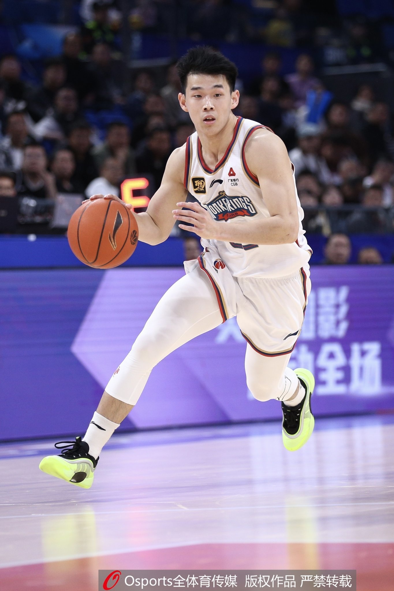 麦穗丰:NBA发展联盟的竞争非常残酷 很考验林葳的心理素质