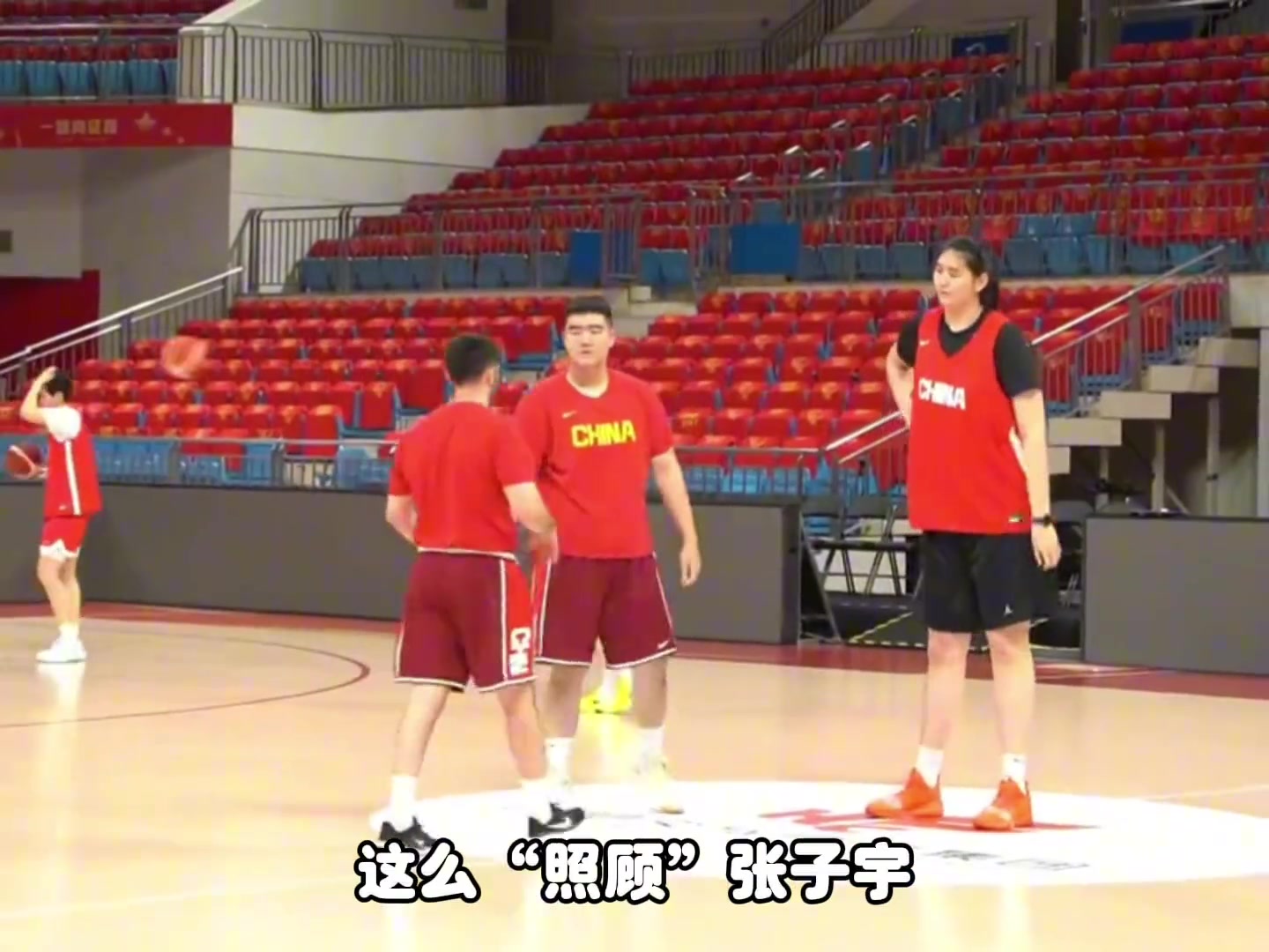 杨毅:张子宇千万别去WNBA 那边教练能像咱们教练这么照顾她吗?