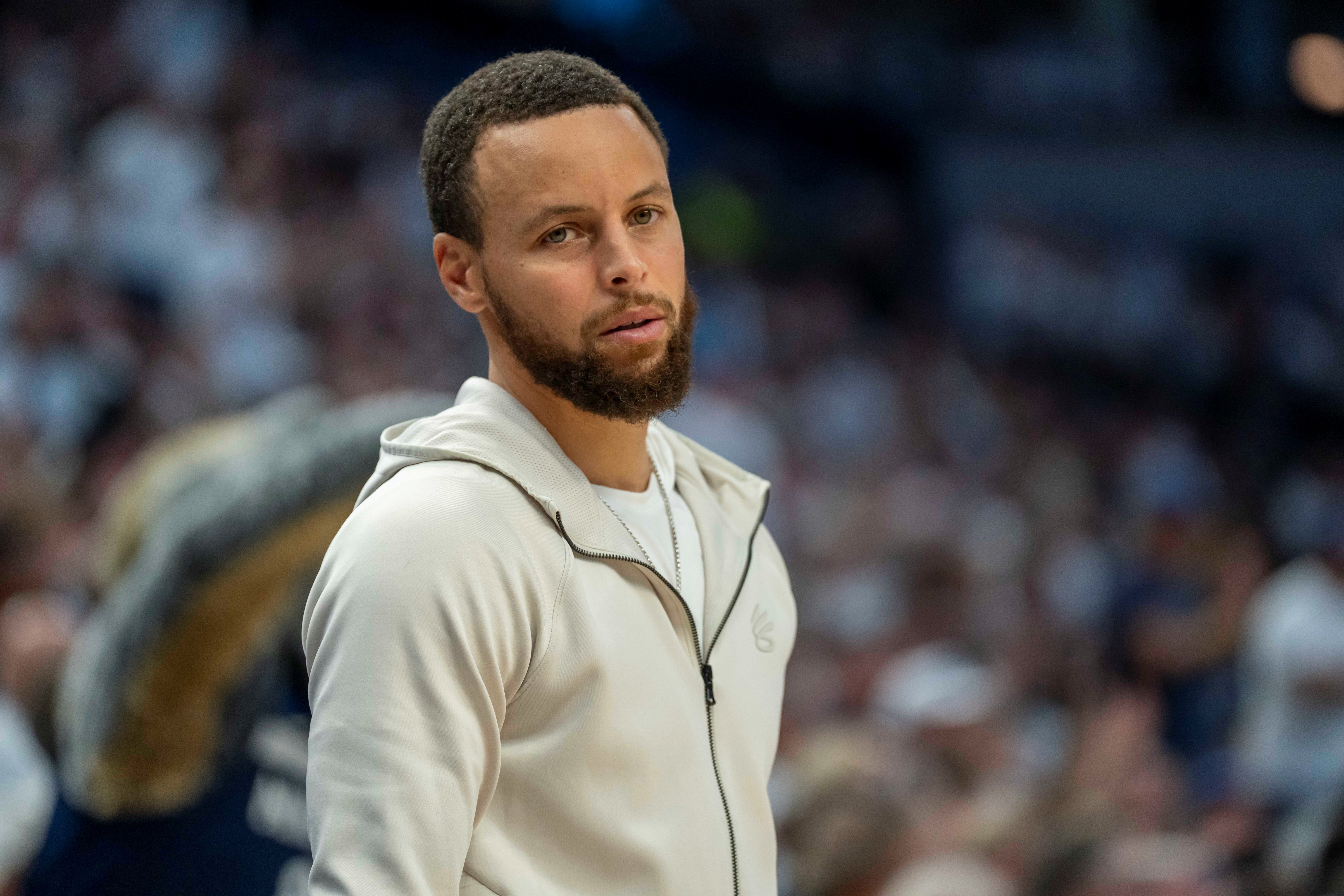 计划在NBA再打多久?库里:我不知道 我的合同还剩两年👀