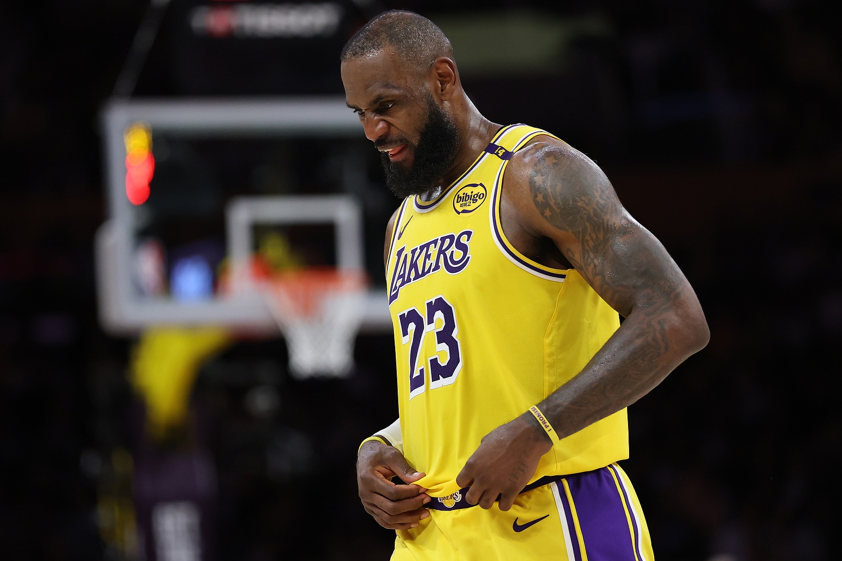 薪资专家：比尔买断后 勒布朗成如今NBA唯一拥有交易否决权的球员