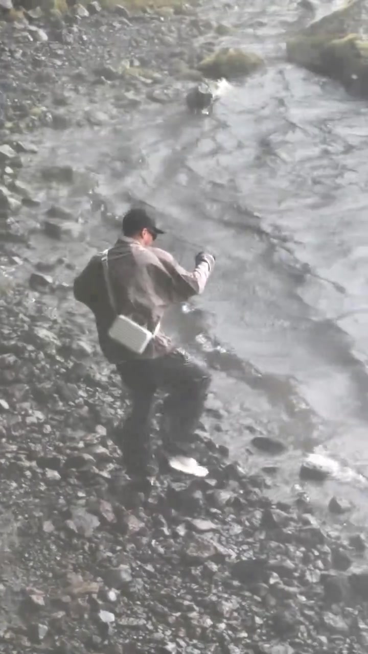 🤣搁这荒野求生呢?布克的冰岛旅行偷感十足