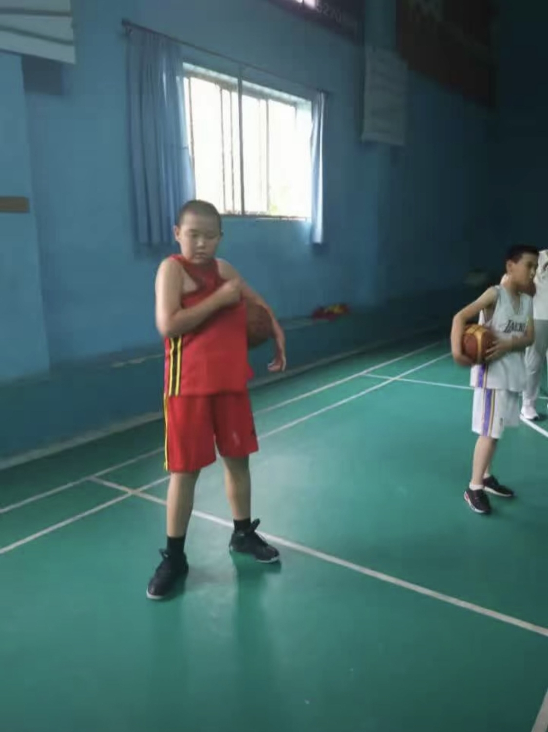 小胖子逆袭？🤣杨瀚森称接触篮球是因为父亲让他减肥 多运动