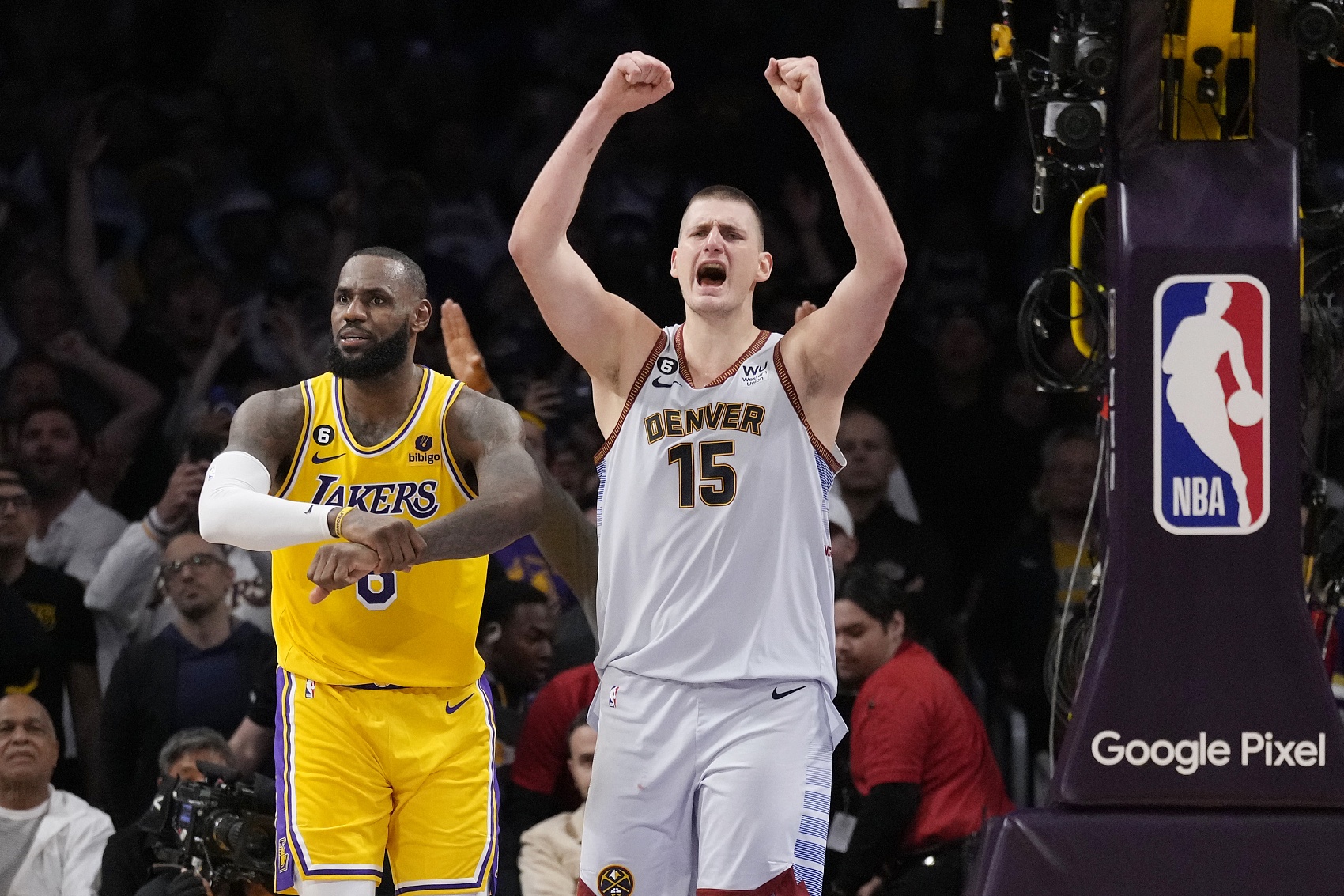 夸梅-布朗:詹姆斯小心别被NBA抓到把柄 约基奇也再拿不到MVP了