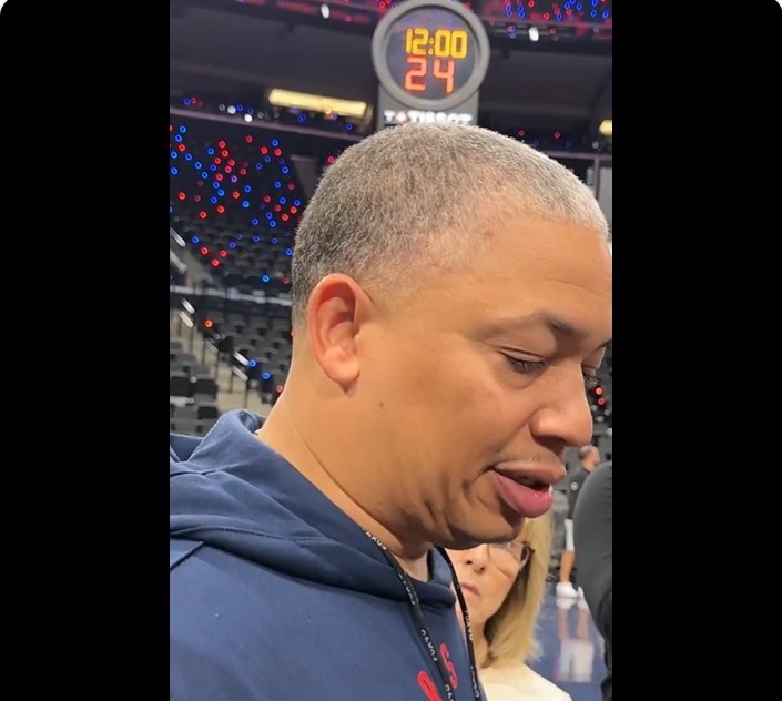 卢:比尔对抗训练状态不错移动也很出色 看到他的表现感觉很棒