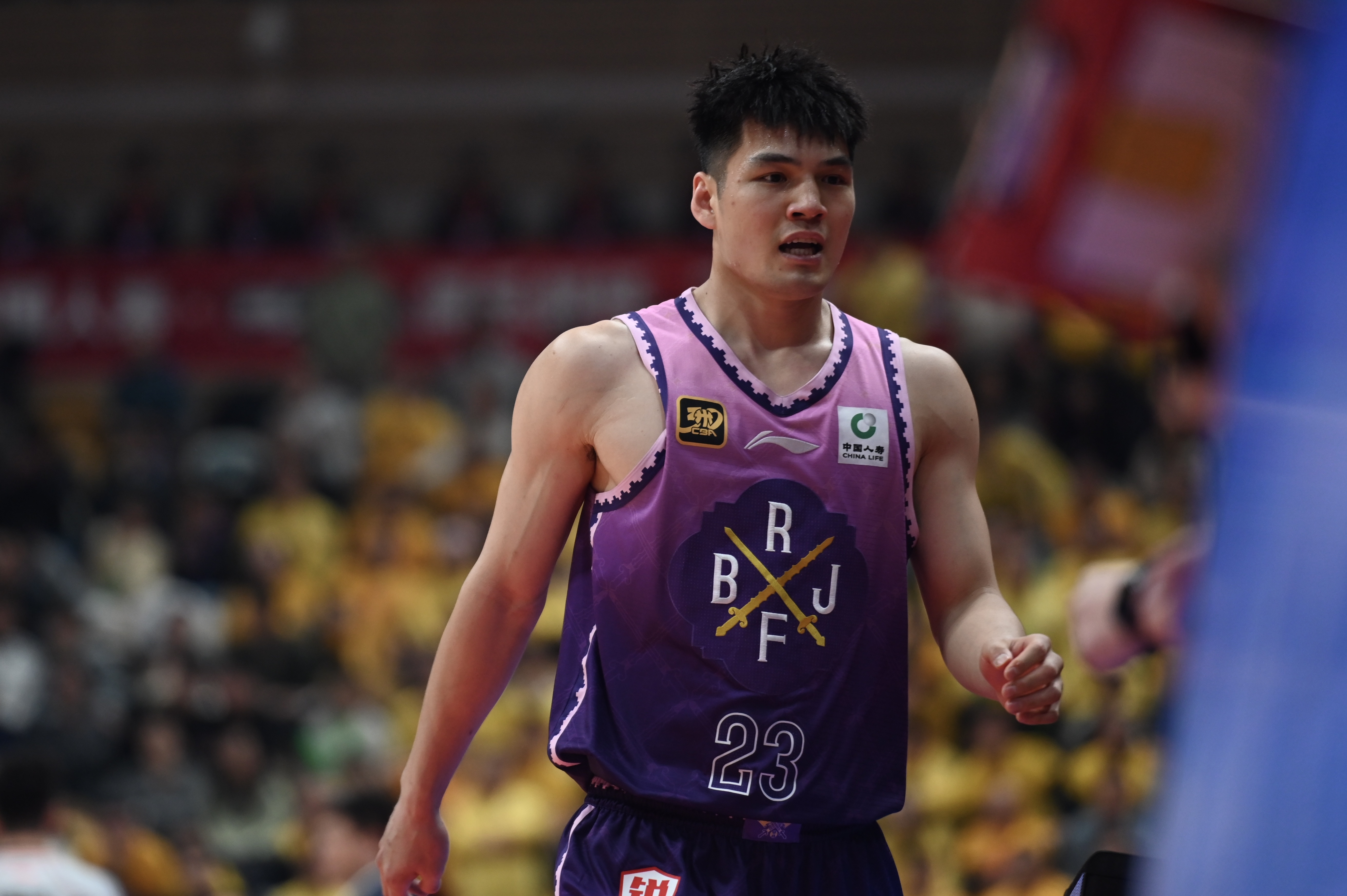 敢打敢拼!陈国豪面对马刺6中3砍下13分 3前场板&罚球7中6
