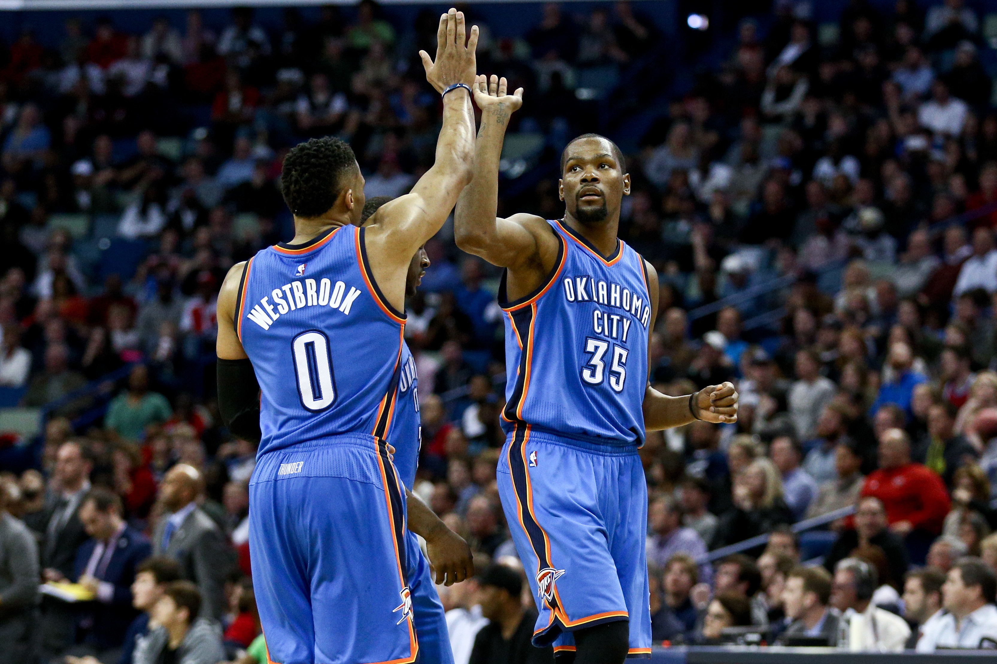 杜兰特谈与威少重聚流言:威少是传奇 他应该留在NBA