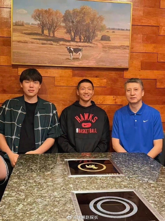 吃着火锅唱着歌!郭士强&李昂在美考察期间 探望了杨瀚森