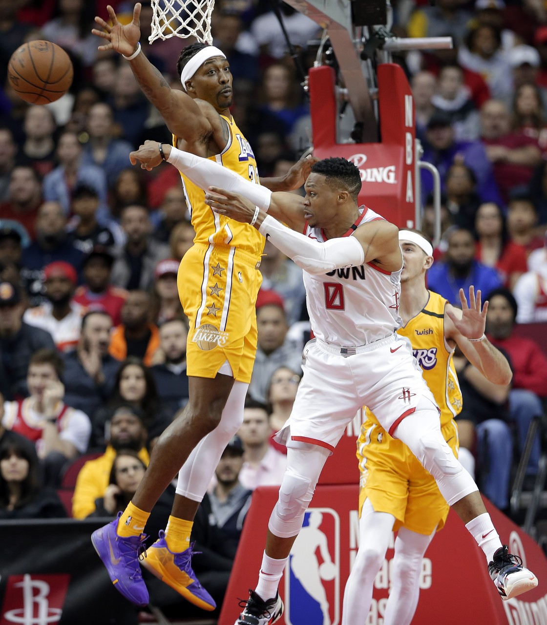 霍华德:威少本该能留在NBA 我懂这感觉 去海外赚钱吧享受生活吧