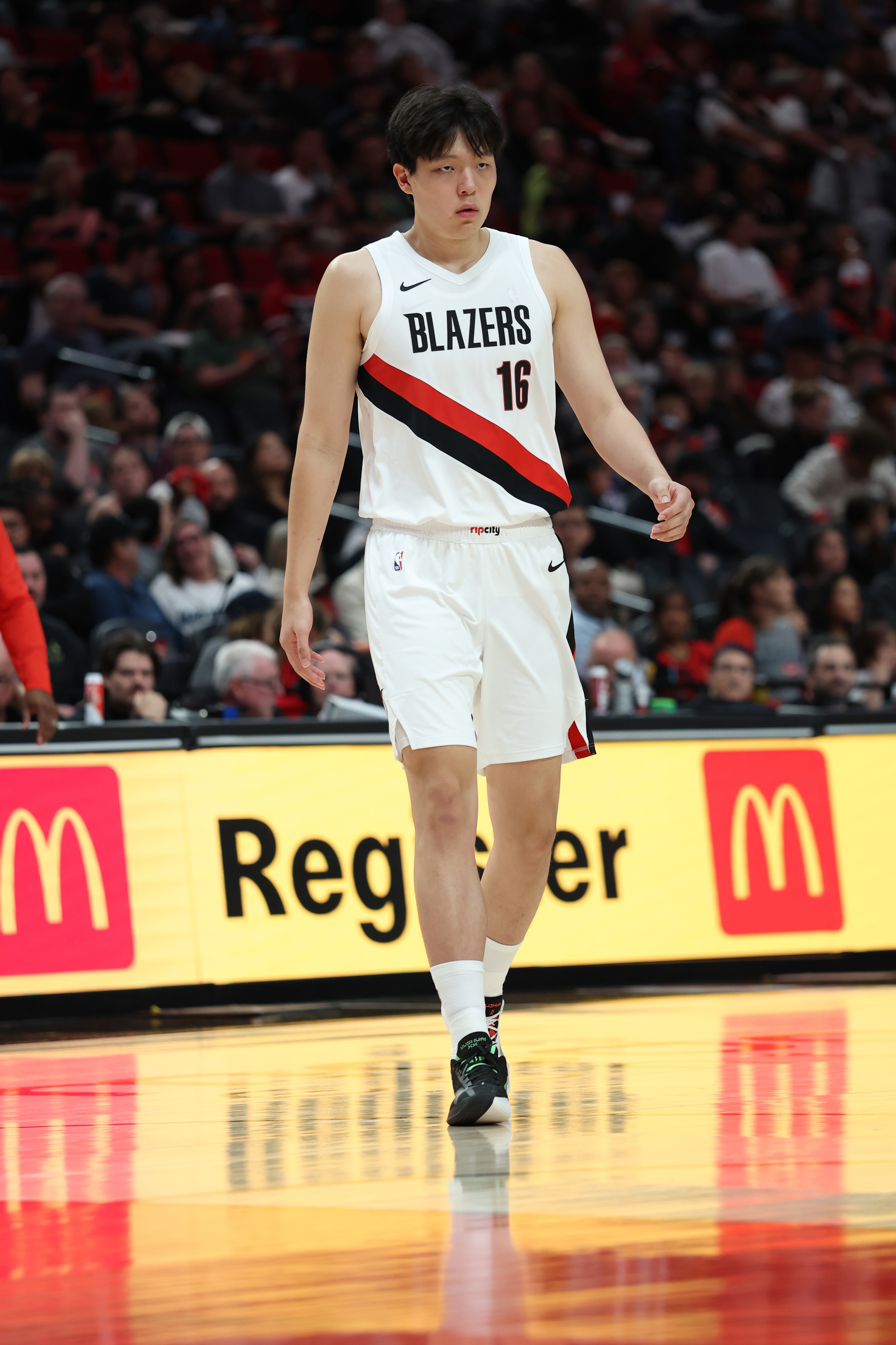 现役NBA体重榜:杨瀚森122公斤排第9 锡安&约基奇均第3 猜猜前2?